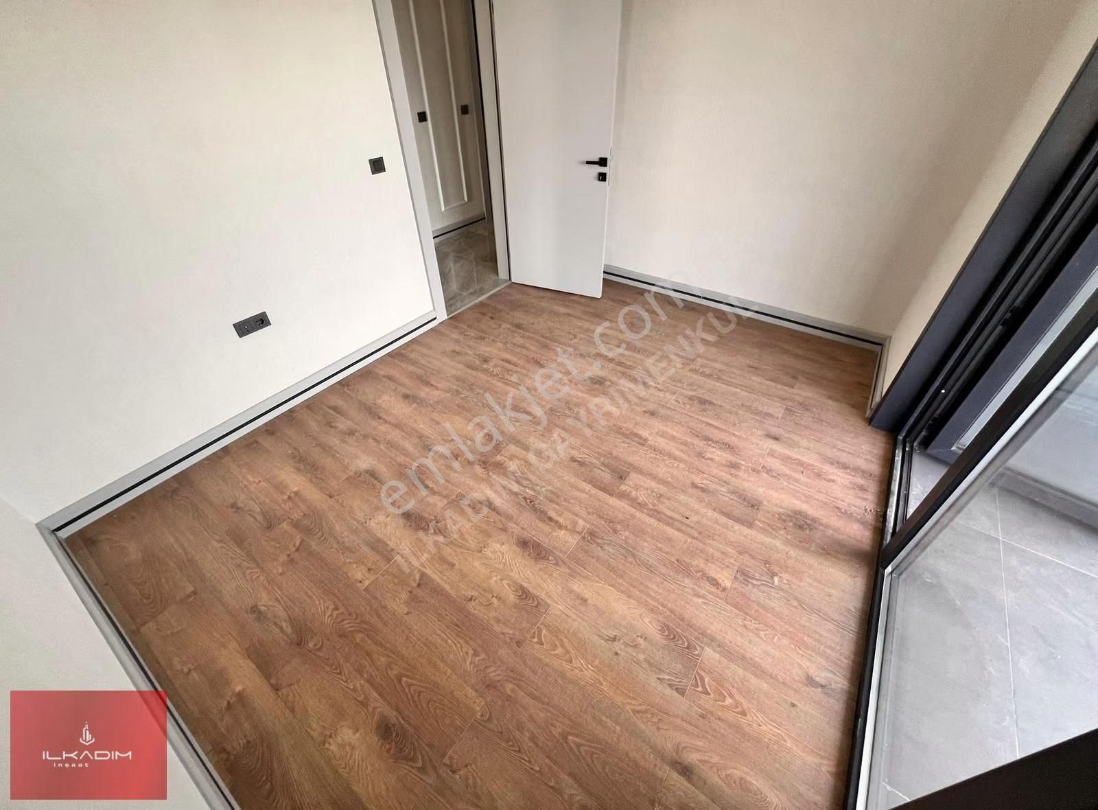 Ovacık Mahallesinde Yerden Isıtmalı Ada Mutfaklı Ön Cephe 4+1 - Görsel 32