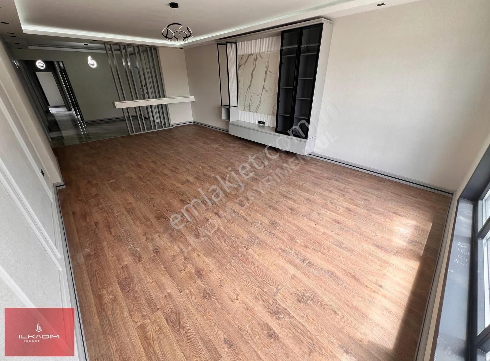 Ovacık Mahallesinde Yerden Isıtmalı Ada Mutfaklı Ön Cephe 4+1 - Görsel 6