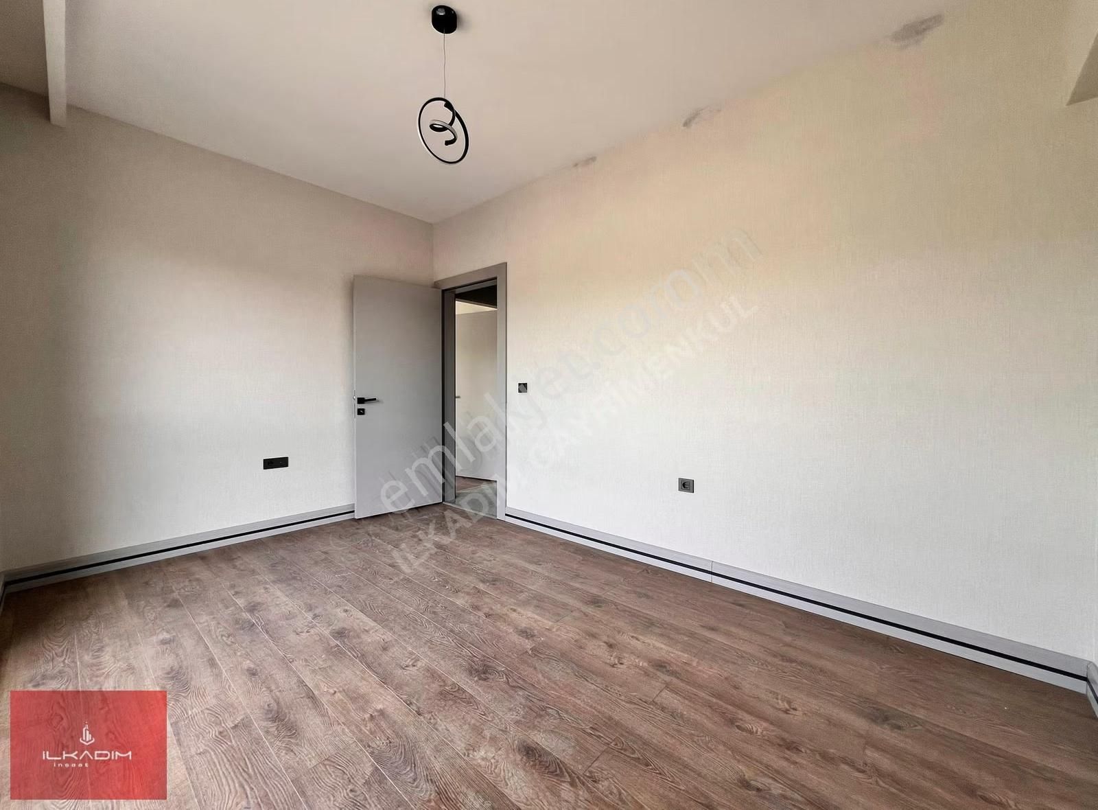 Ovacık Mahallesinde Yerden Isıtmalı Ada Mutfaklı Ön Cephe 4+1 - Görsel 28