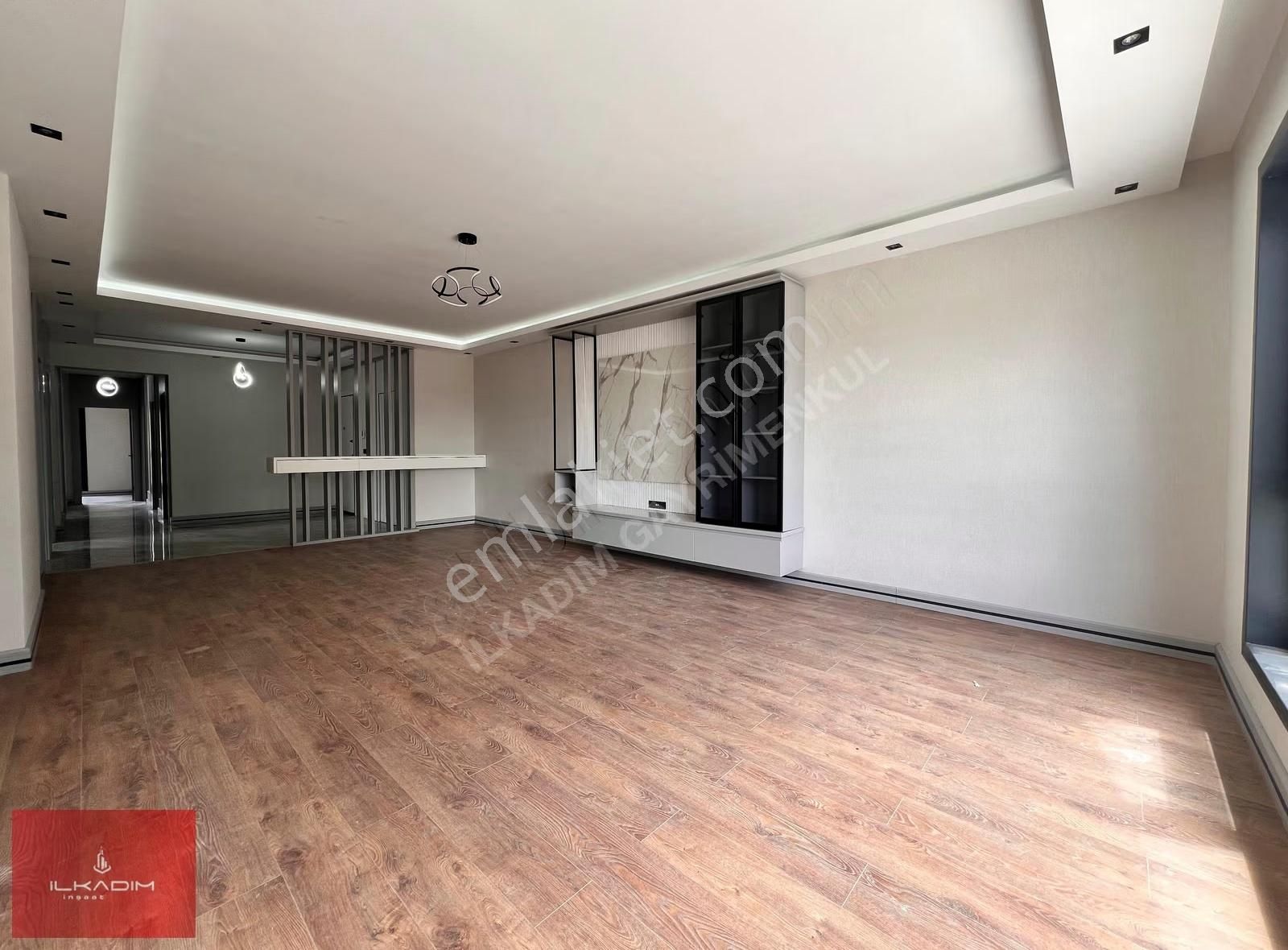 Ovacık Mahallesinde Yerden Isıtmalı Ada Mutfaklı Ön Cephe 4+1 - Görsel 8