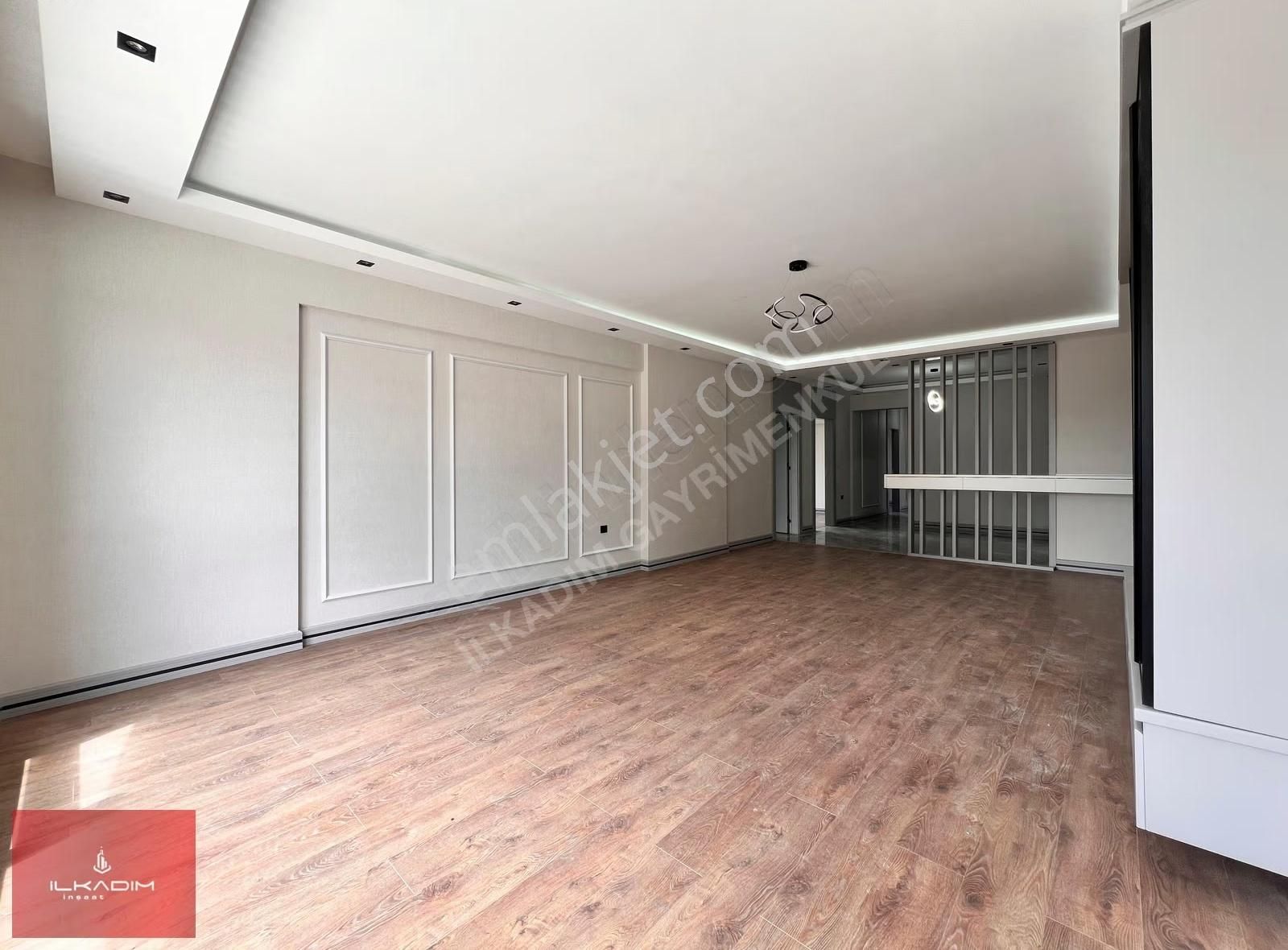 Ovacık Mahallesinde Yerden Isıtmalı Ada Mutfaklı Ön Cephe 4+1 - Görsel 12