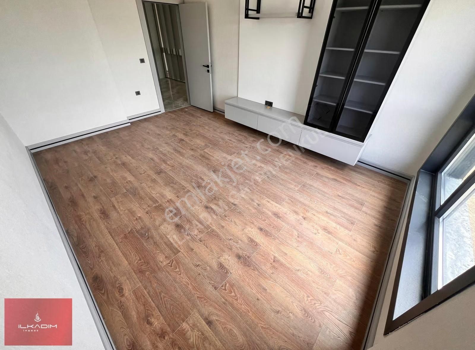 Ovacık Mahallesinde Yerden Isıtmalı Ada Mutfaklı Ön Cephe 4+1 - Görsel 33