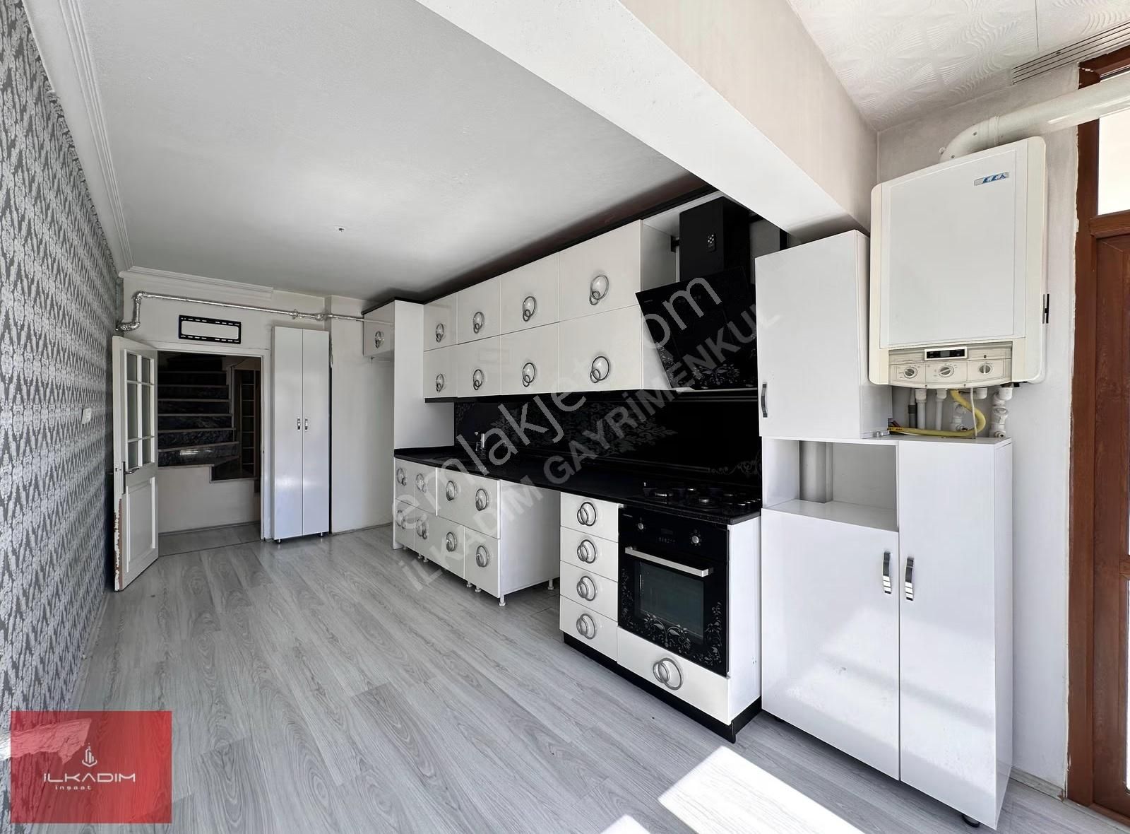 Şehir Hastanesi Karşısında 5+1 240 M2 Ön Cephe Kaçmaz Fırsat !!!