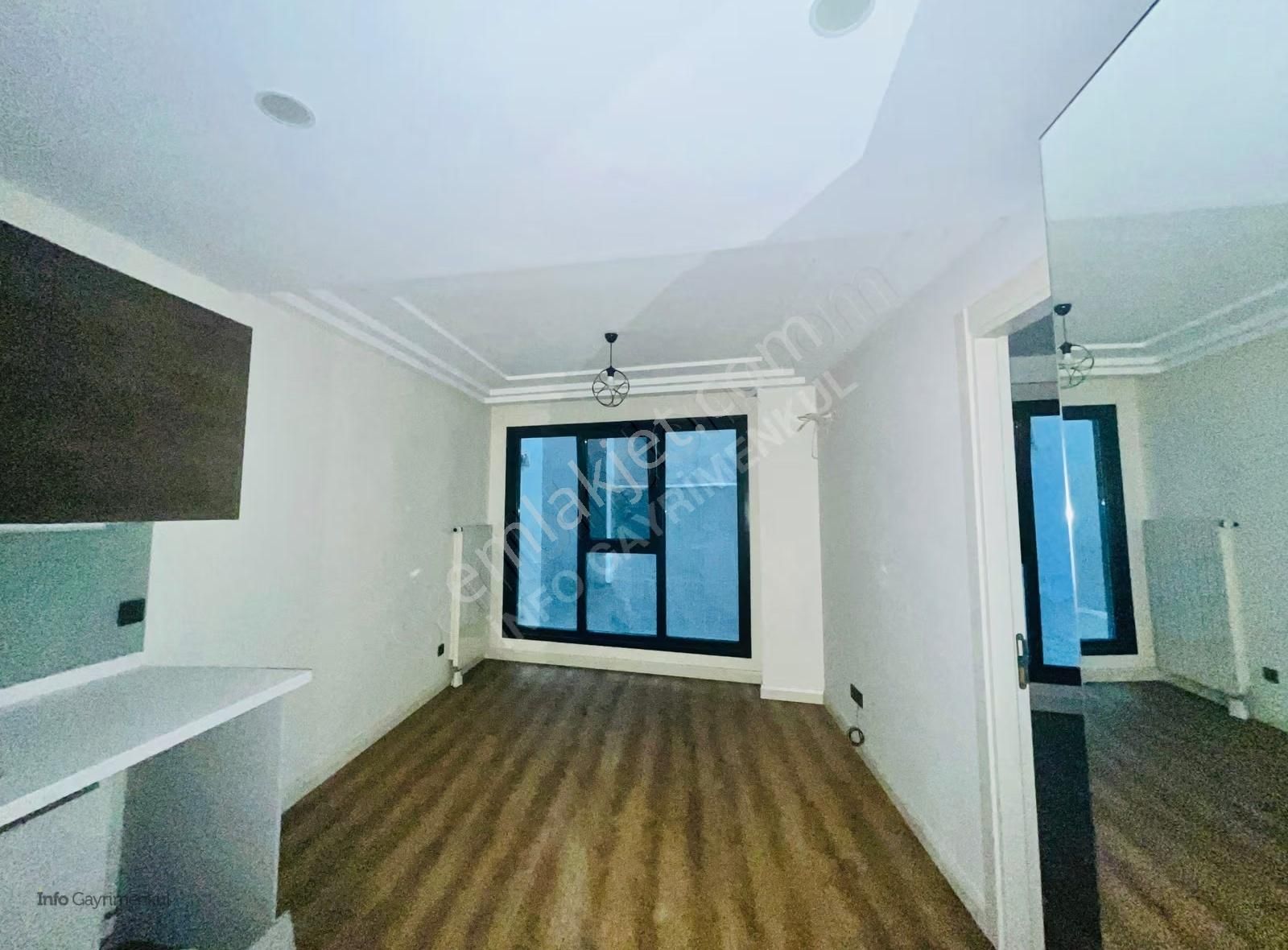İnfo Gayrimenkul'den Kemeroğlu Residence'ta Kiralık 1+1 Daire