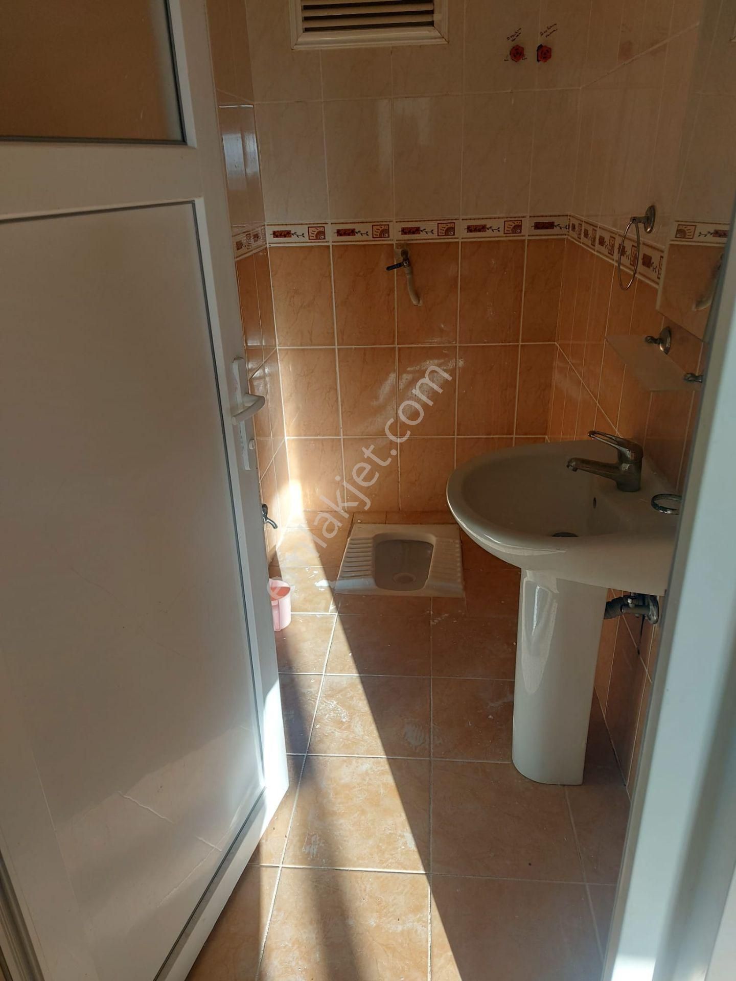 Anamur Akarca Mahallesi 2 Nolu Sağlık Ocağı Üstü Mutlu Ap. 3. Kat Asansörlü 3+1 Kiralık Daire - Görsel 5