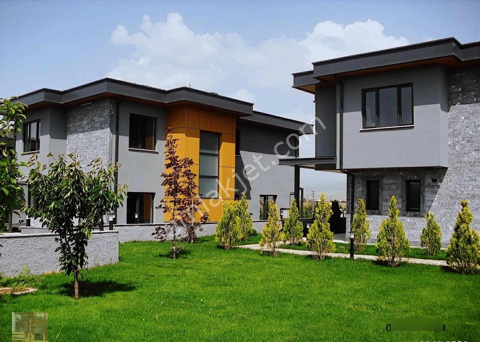 Gölbaşı Hacılar'da 4+1 Dublex Yeni Şömine'li Satılık Villa