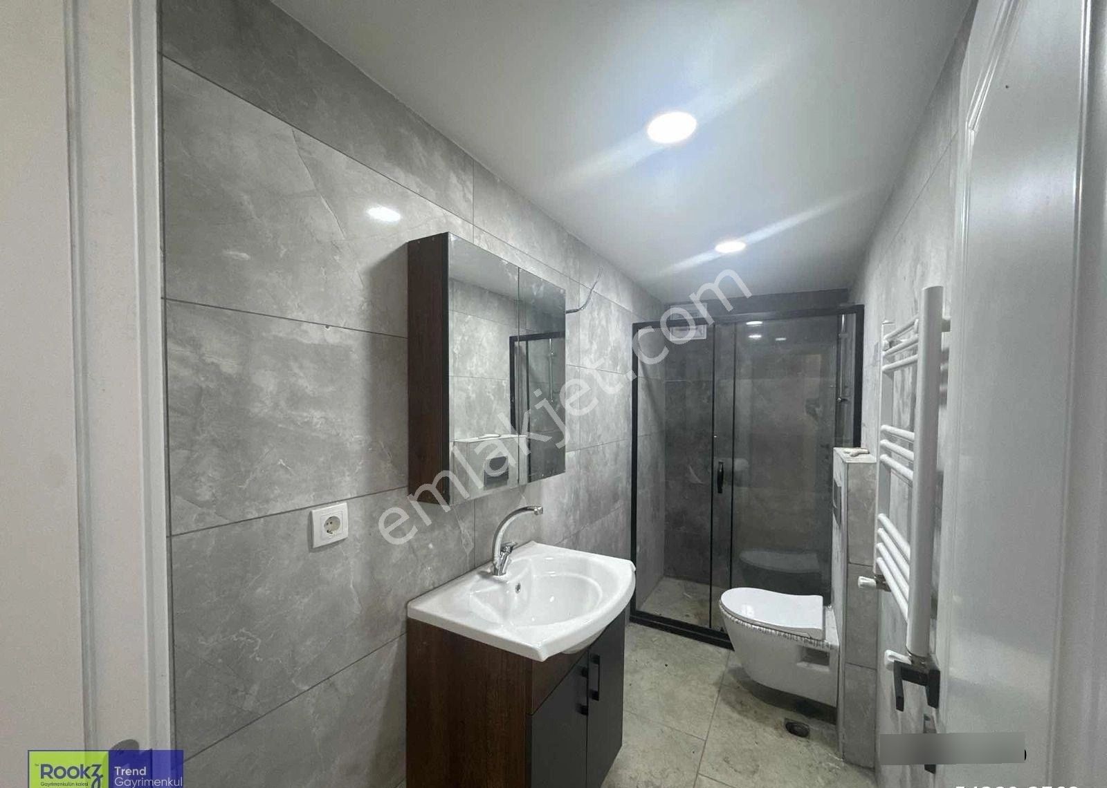 Çekmeköy Ebeveynli Bahçeli Satılık 2+1 Daire