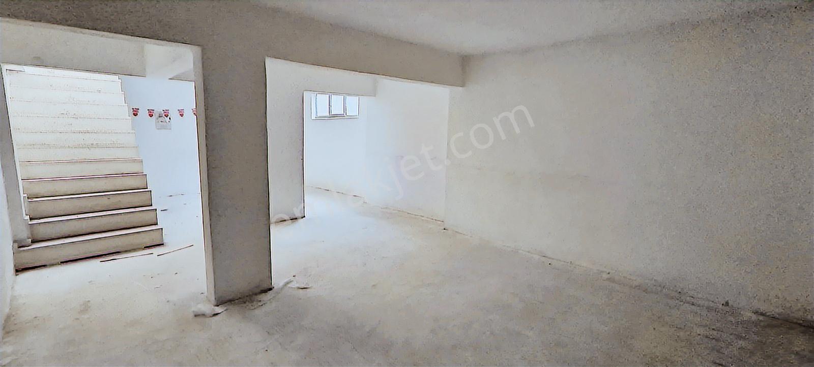 Cadde Üstü İşlek Noktada 300m2 Satılık Depolu Köşebaşı Dükkan - Görsel 34