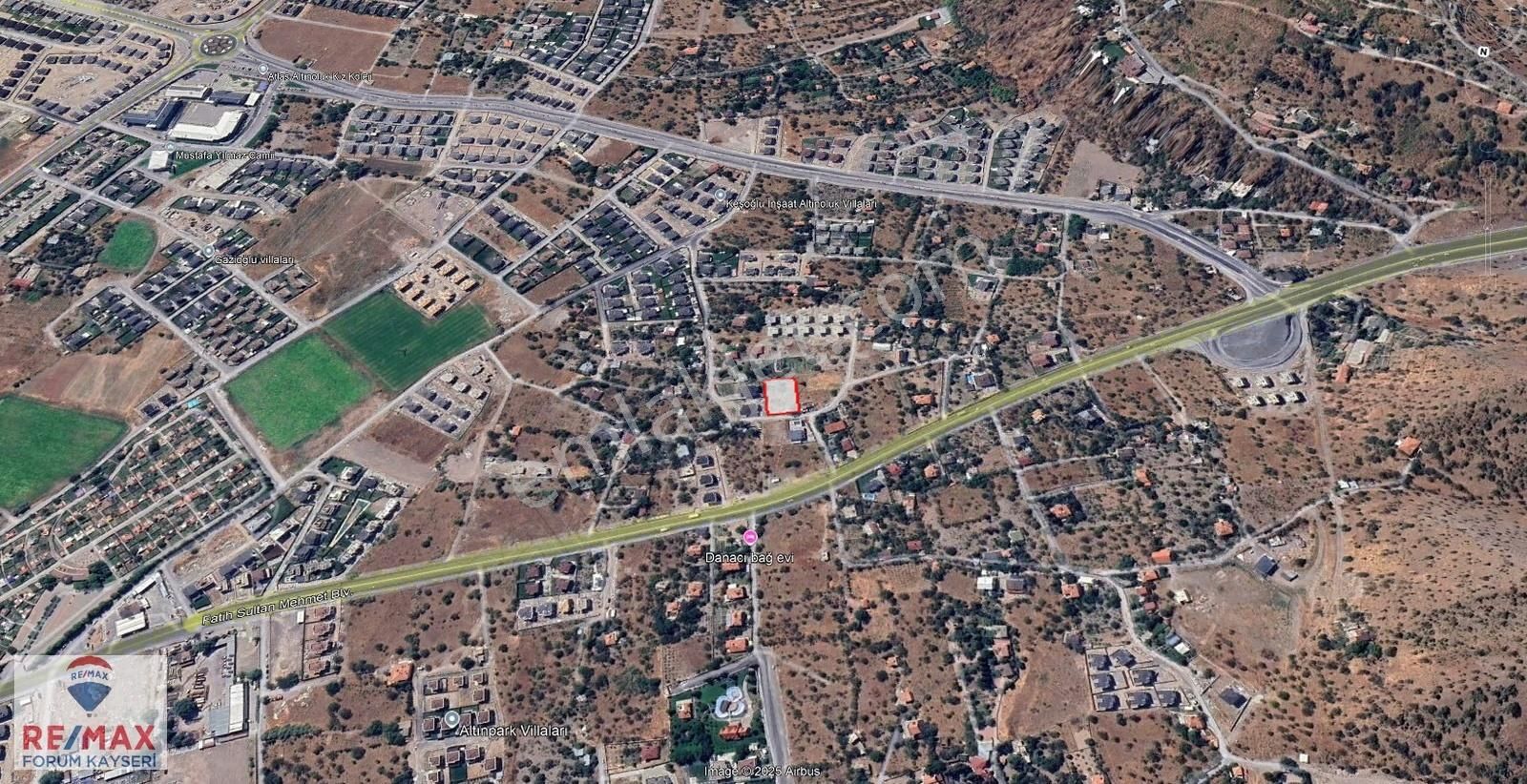 Altınoluk Bölgesi'nde 1472 M2 Satılık Temiz Villa Parseli