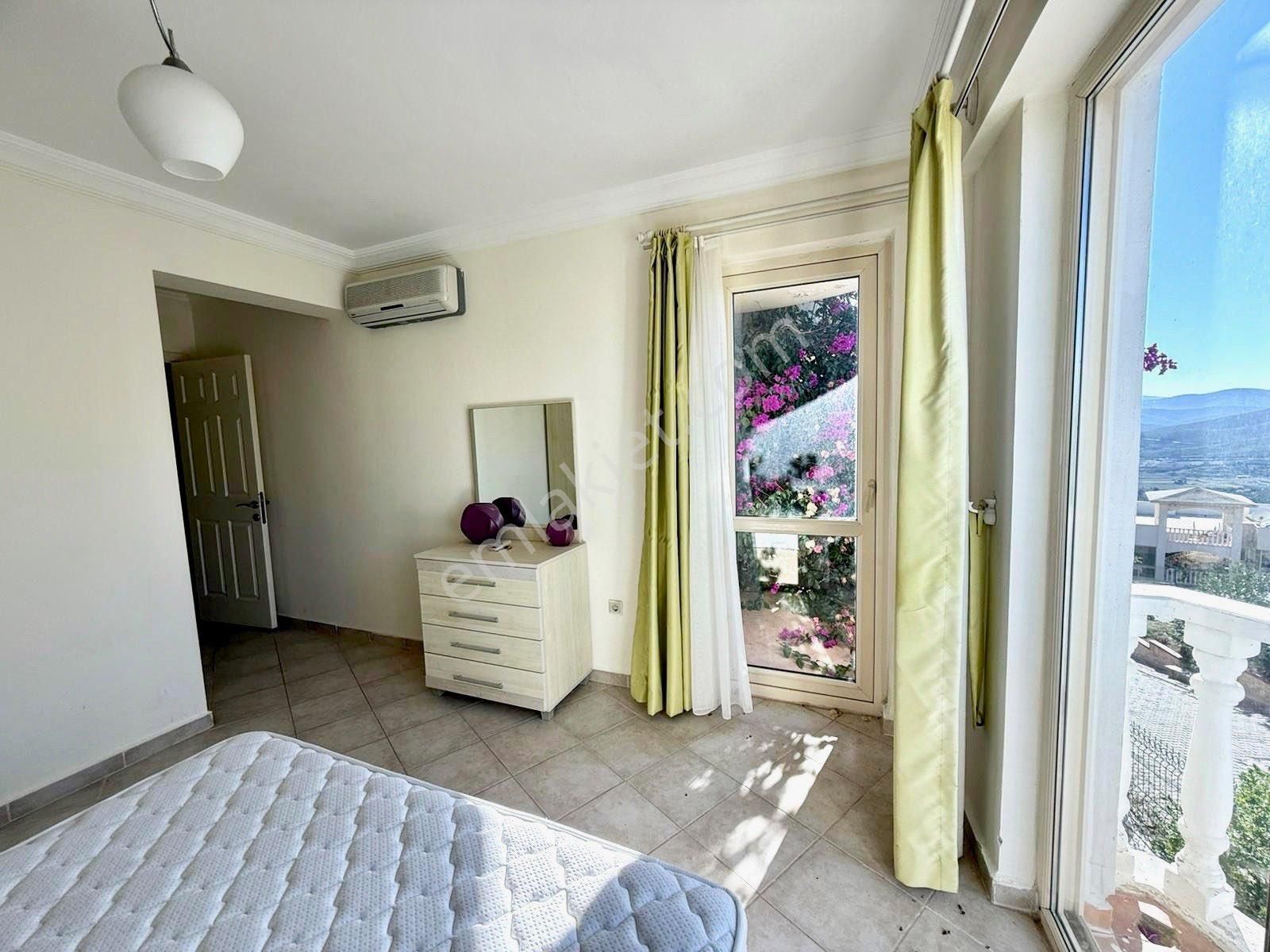 Satılık Daire Deniz Manzaralı Ev Plajlı Sitede Ön Sırada Düzayak Bulunmaz Konum Fırsat Ev Acil - Görsel 25