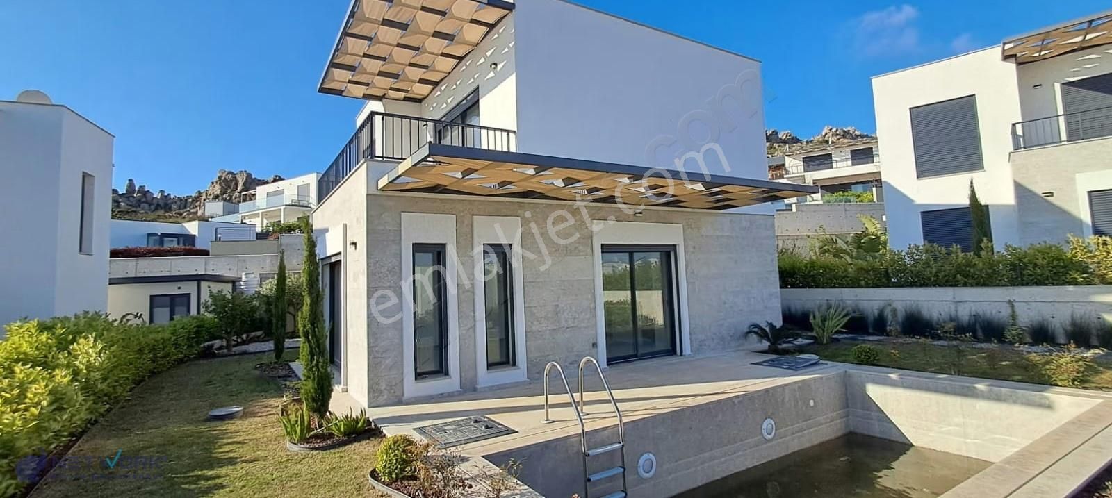 Satılık 3+1 Dubleks Özel Havuzlu Bahçeli Villa Yahşi Bağla