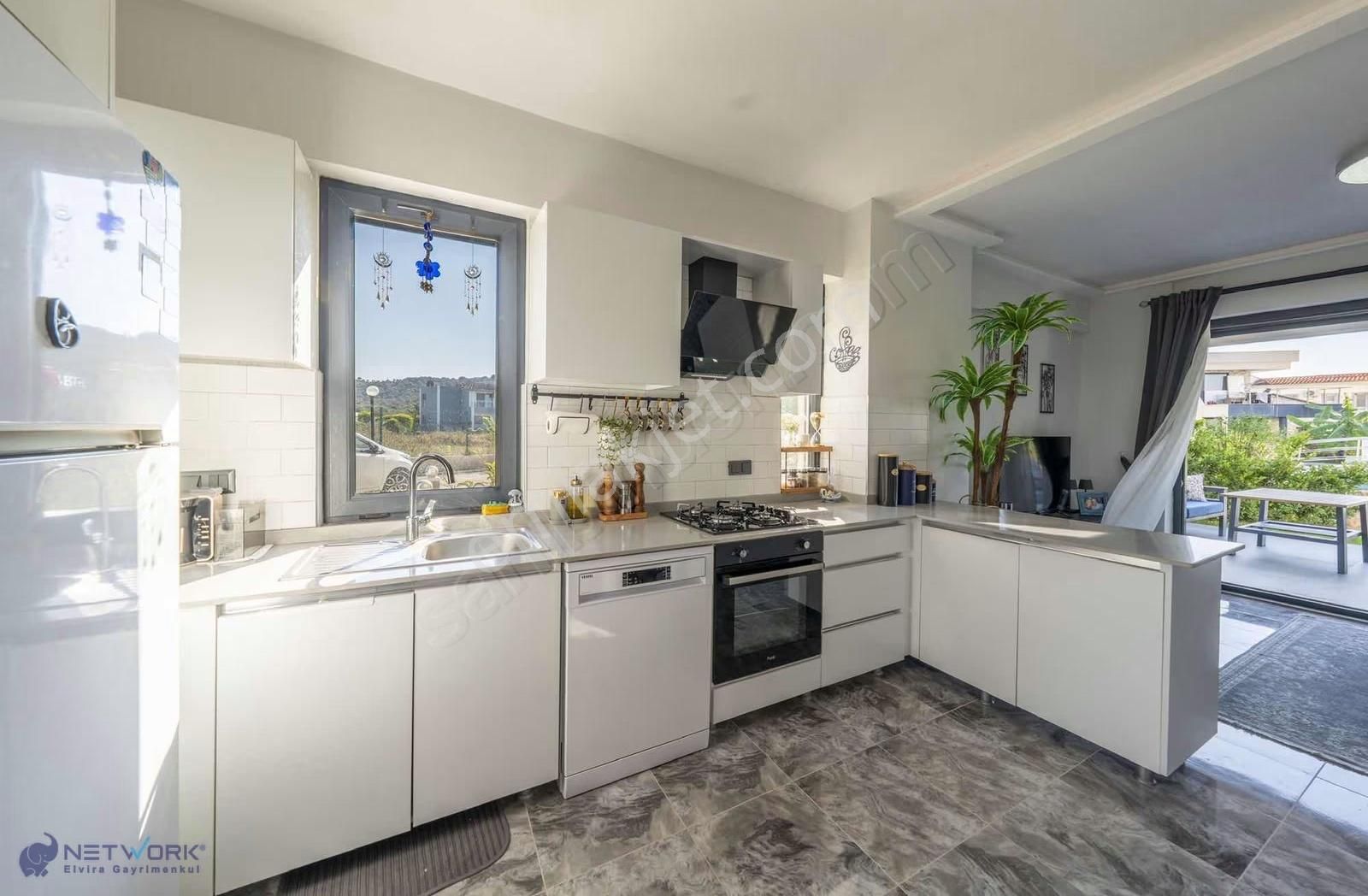 Bodrum Meşelik Bölgesi Yeni Havuzlu Sitede Eşyalı Dubleks Villa - Görsel 5