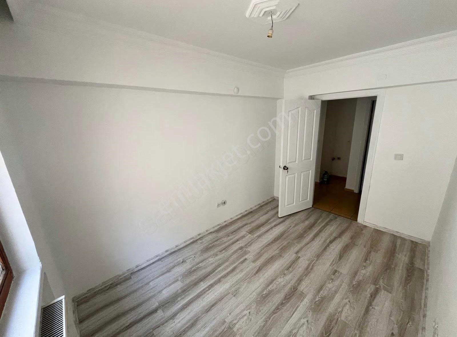 Natoyolu Cad. 1 Sokak Giriş Kat Cepheleri Açık Masrafsız 3+1!!! - Görsel 24