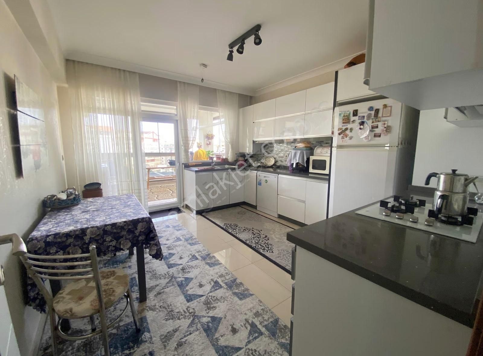 Acil Satılık! Ege'de Full Yapılı 3+1 Ön Cephe Çift Bloklu Sitede - Görsel 5