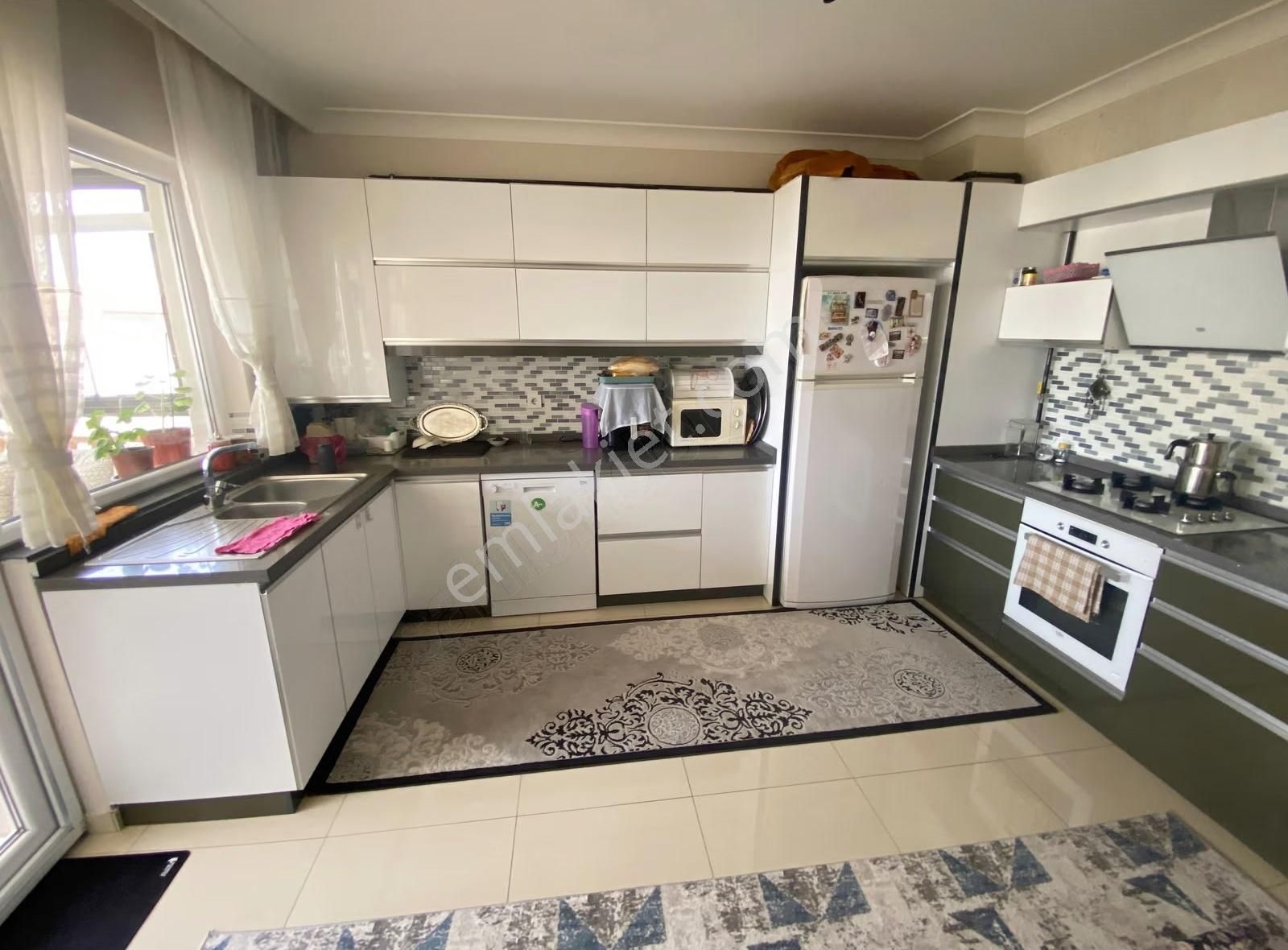 Acil Satılık! Ege'de Full Yapılı 3+1 Ön Cephe Çift Bloklu Sitede - Görsel 34