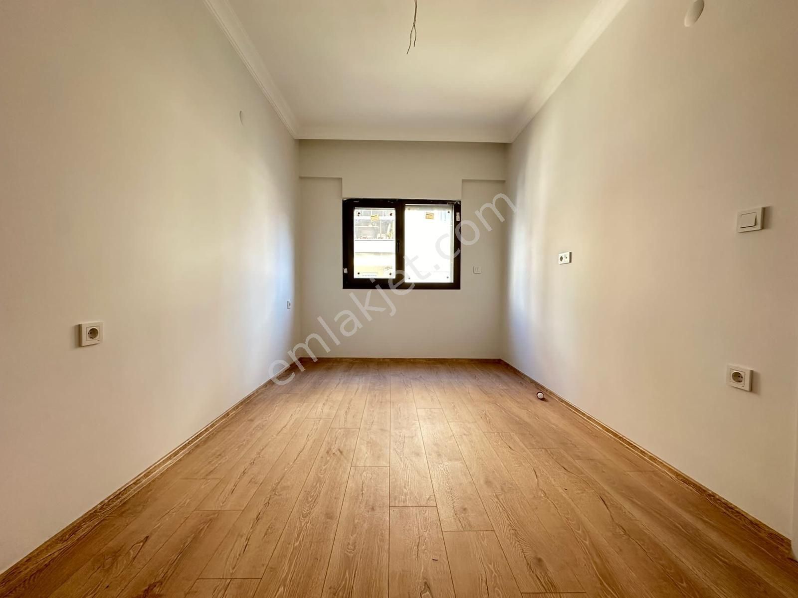 Karşıyaka Bahariye De Satılık 5 Katlı Nın Ara Katın Da Daire K. Mutfak Fiyat.9.600tl - Görsel 4