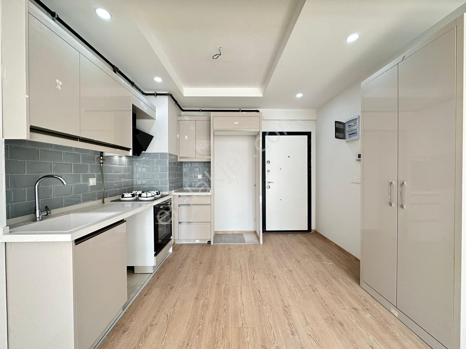 Karşıyaka Bahariye De Satılık 5 Katlı Nın Ara Katın Da Daire K. Mutfak Fiyat.9.600tl - Görsel 10