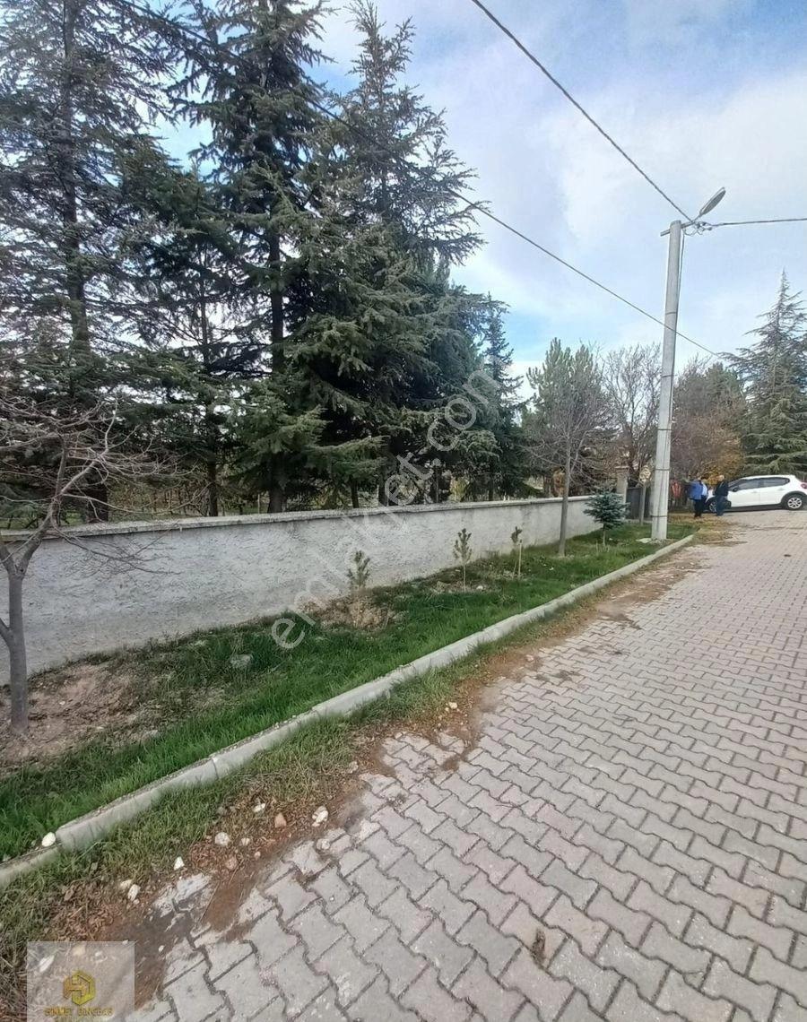 Yeniakçayır'da Ana Yola Cepheli Bahçeli Müstakil Ev - Görsel 27