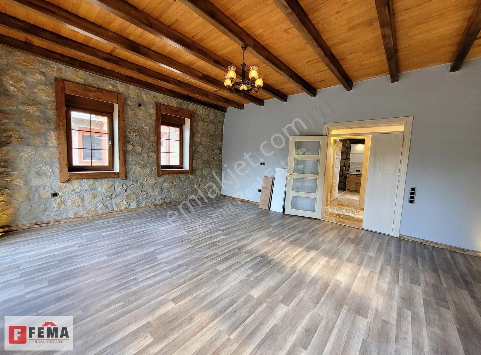 Havuzlu Modern Sitede Kiralık 3+1 Villa - 288 M2 - For Rent - Görsel 21