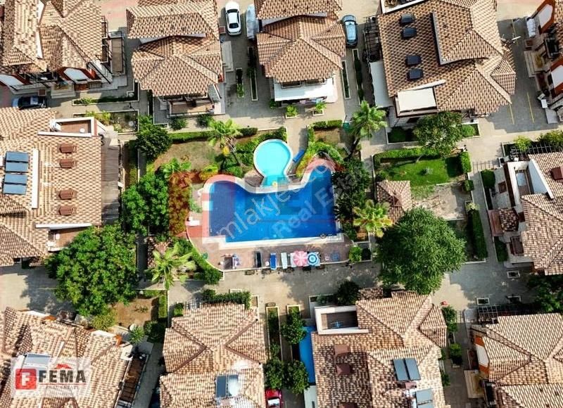 Havuzlu Modern Sitede Kiralık 3+1 Villa - 288 M2 - For Rent - Görsel 24