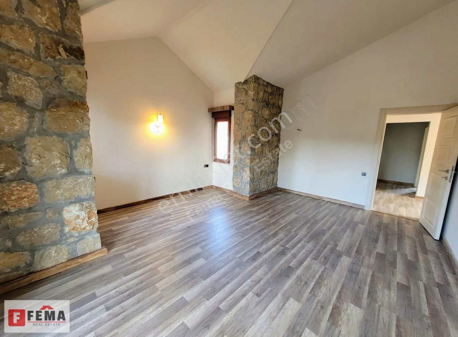 Havuzlu Modern Sitede Kiralık 3+1 Villa - 288 M2 - For Rent - Görsel 30