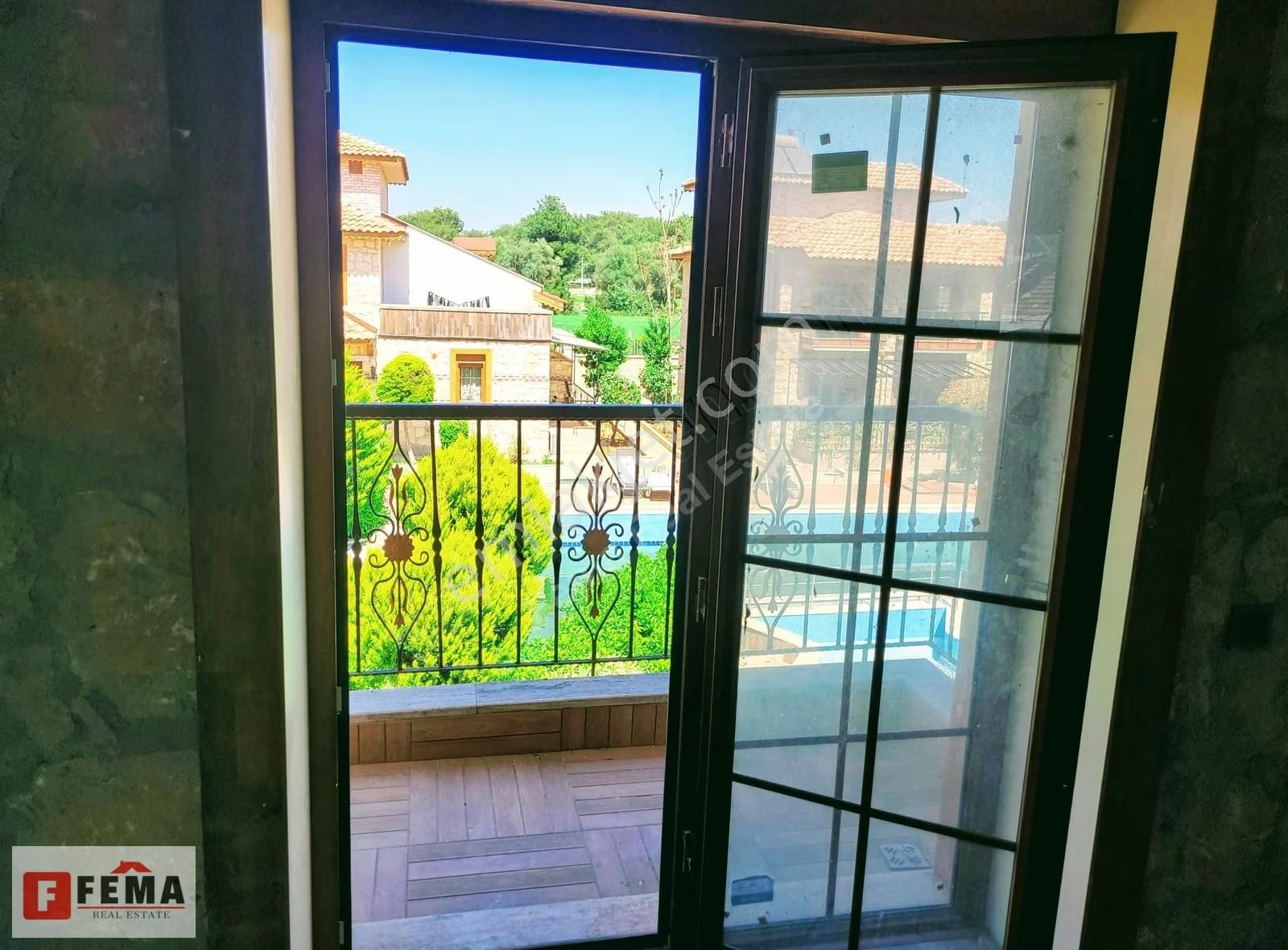 Havuzlu Modern Sitede Kiralık 3+1 Villa - 288 M2 - For Rent - Görsel 4