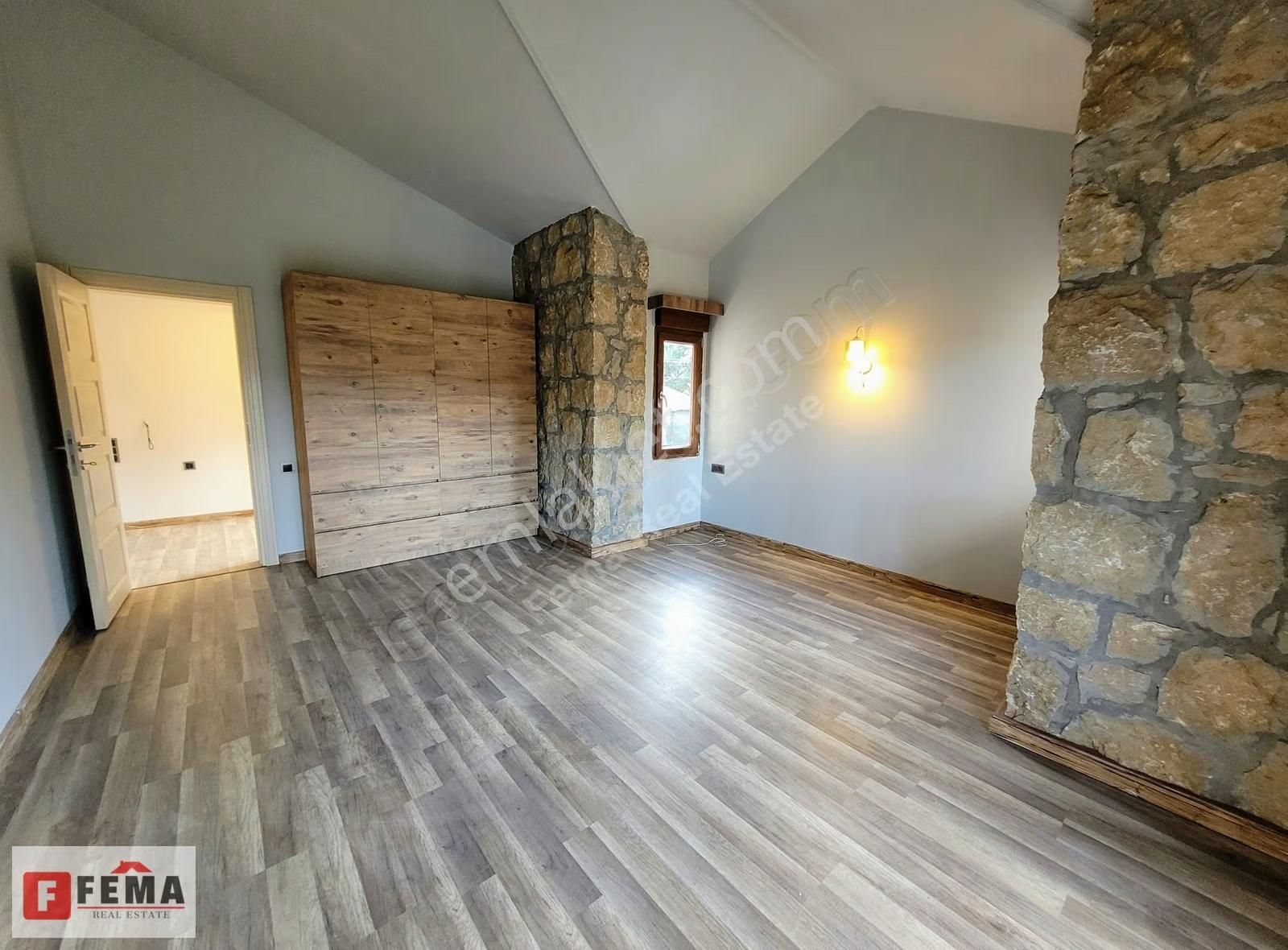 Havuzlu Modern Sitede Kiralık 3+1 Villa - 288 M2 - For Rent - Görsel 17