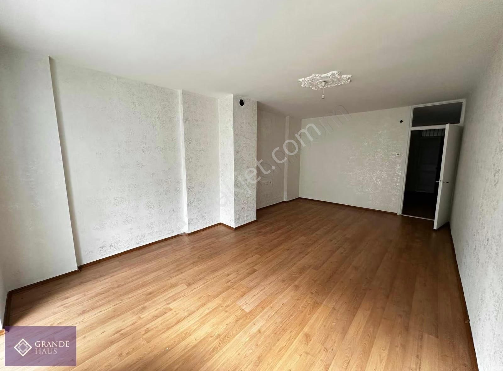 Üçgen Mah. Katta, Ayrı Mutfaklı, Asansörlü 2+1 Kiralık Daire - Görsel 24