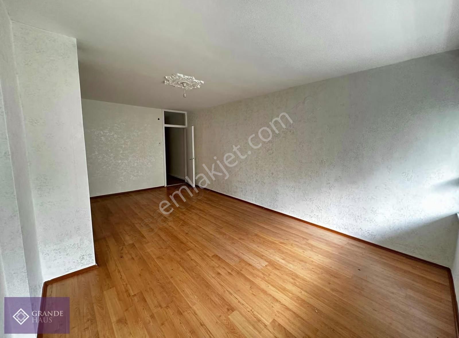 Üçgen Mah. Katta, Ayrı Mutfaklı, Asansörlü 2+1 Kiralık Daire - Görsel 8