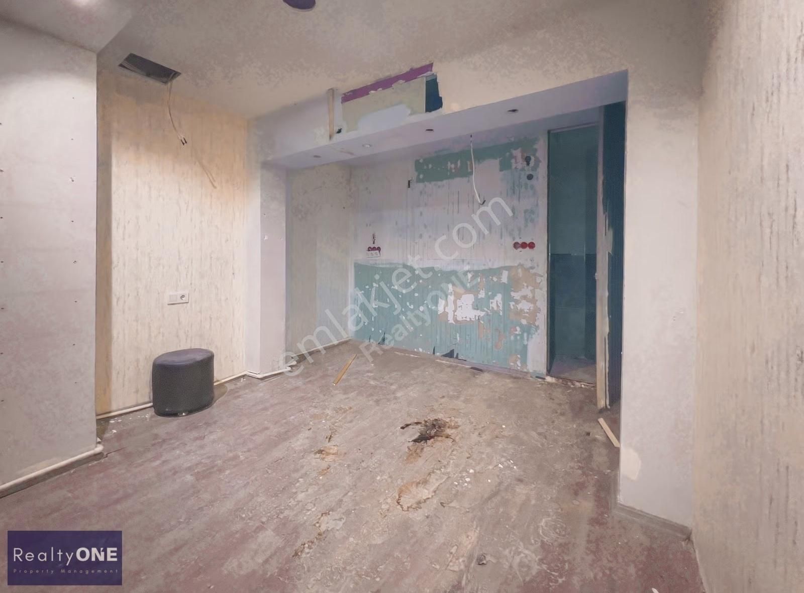 R-one Beyoğlu İstiklal Dibi Süper Konum 75m2 Kiralık Dükkan-eng - Görsel 2