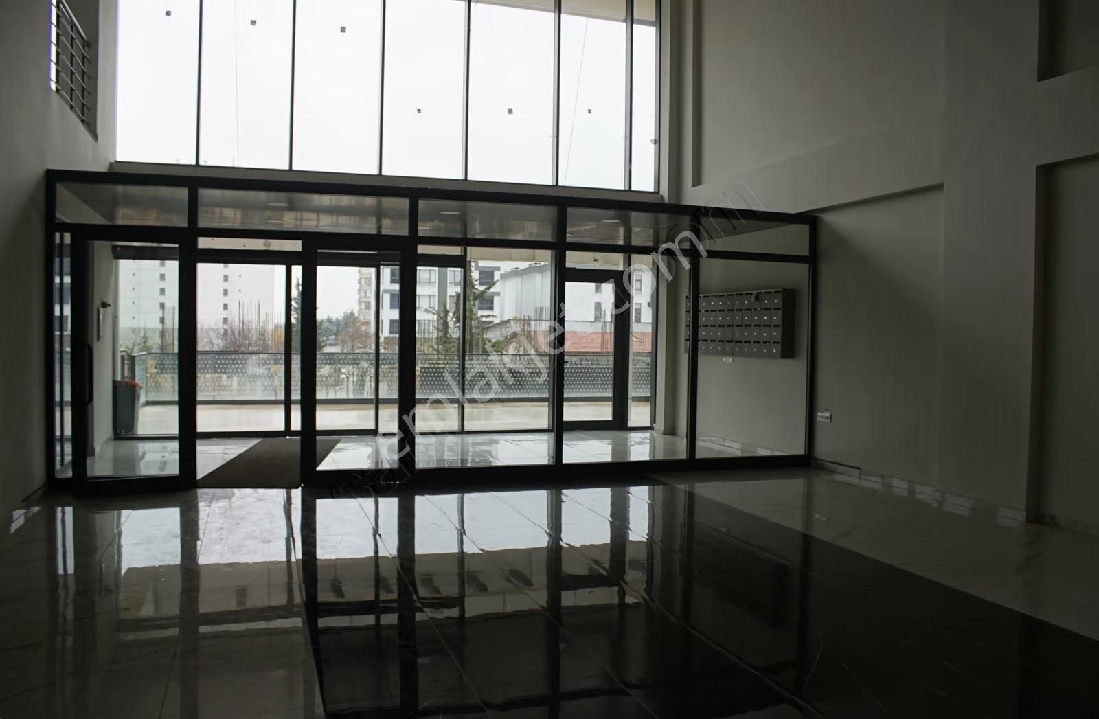Yalınkılıç Plaza Giriş Katta Satılık Ofis