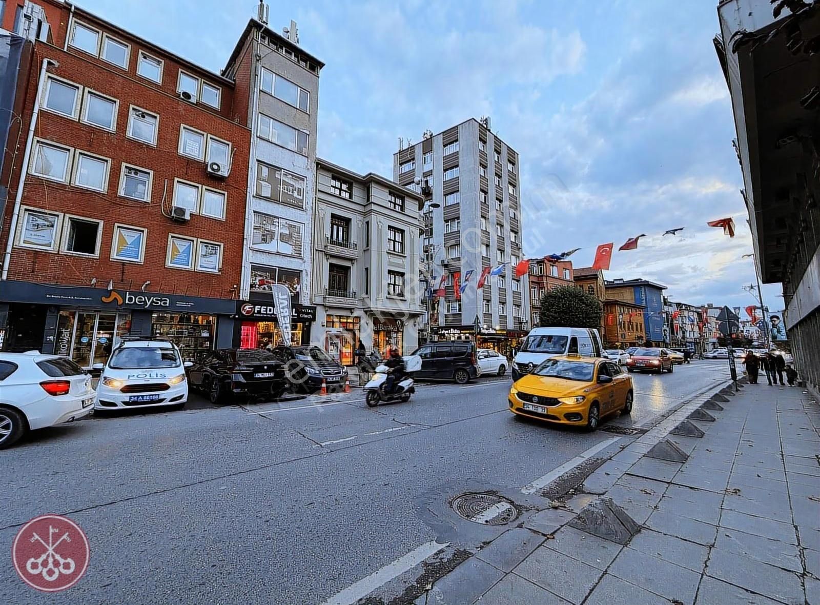 İstanbul Kasımpaşa Bahriye Caddesi Üzerinde Kiralık 1+1 İş Yeri - Görsel 5