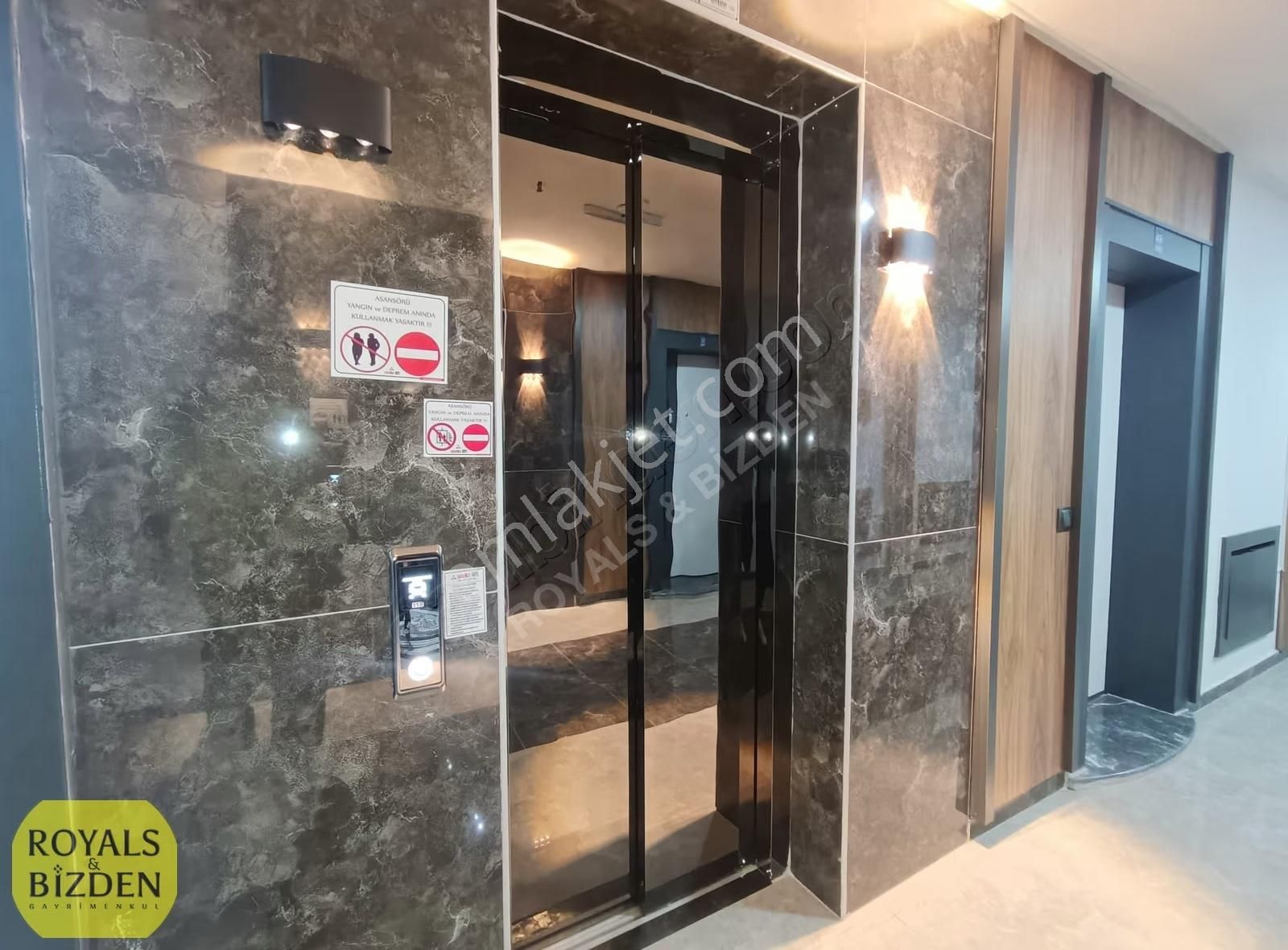 Esenler De Görgülü Center'da ''80 M2 Teraslı 3+1 Satılık Ofis'' - Görsel 15