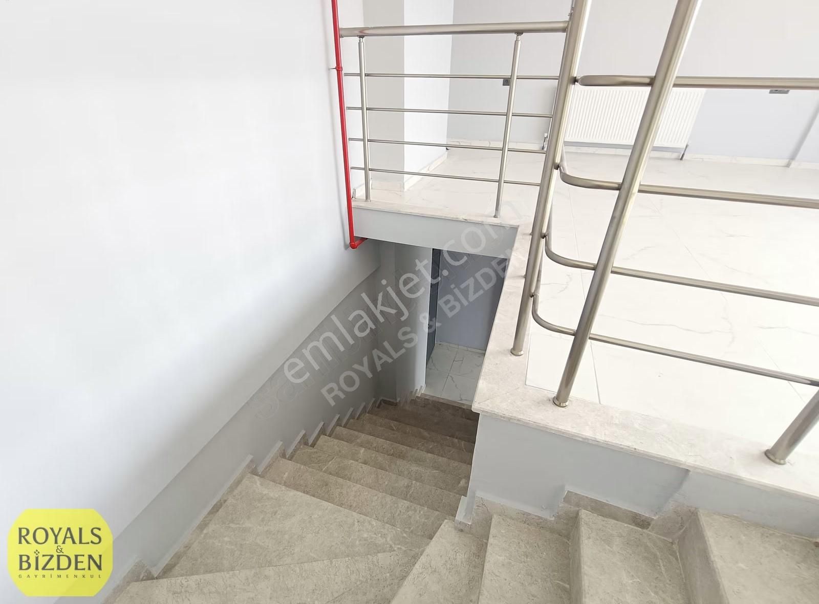 Esenler De Görgülü Center'da ''80 M2 Teraslı 3+1 Satılık Ofis'' - Görsel 8