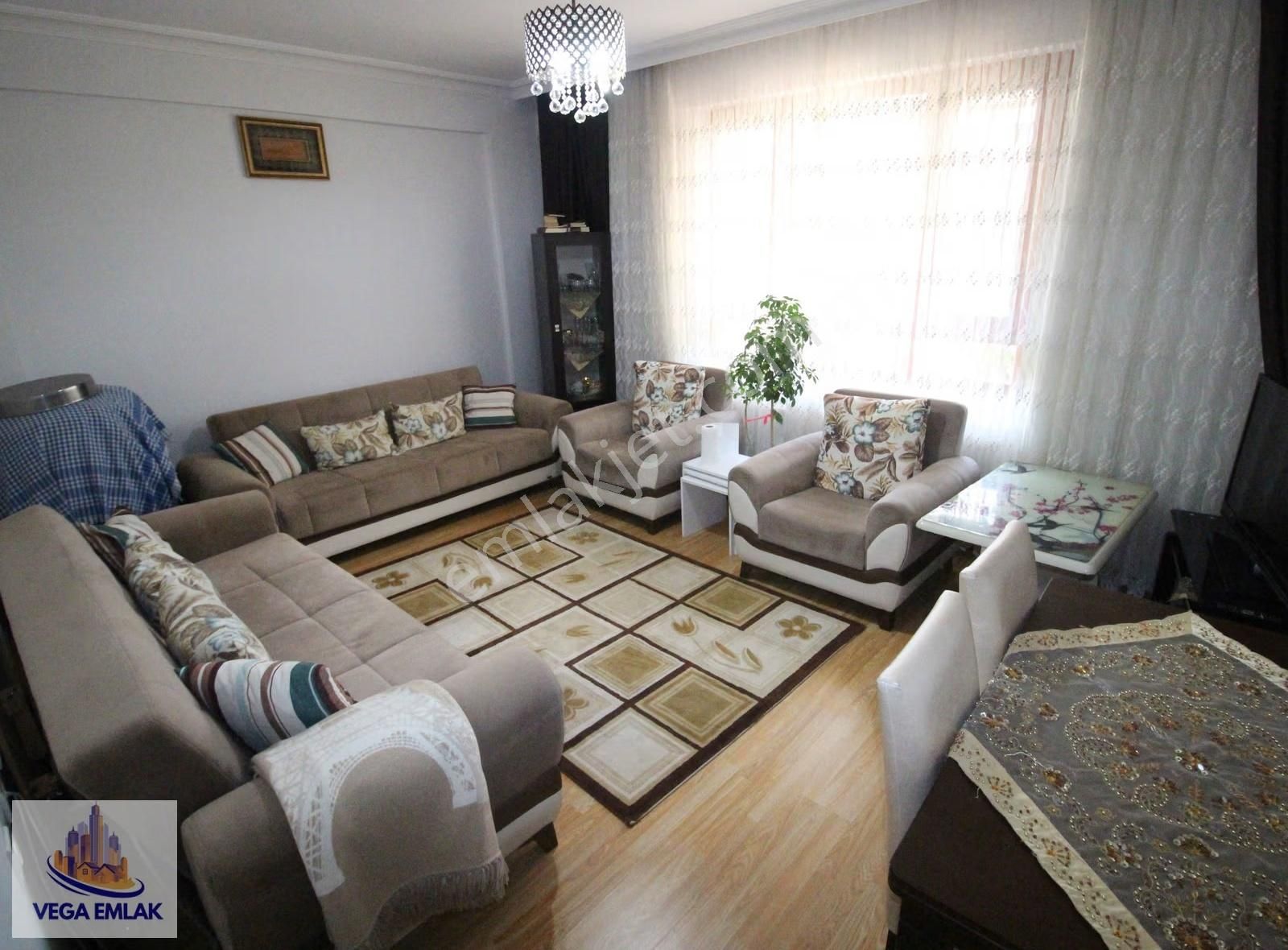 Vega Emlak'tan Altınpark Otobüs Son Durak Yakını 3+1 Daire - Görsel 19