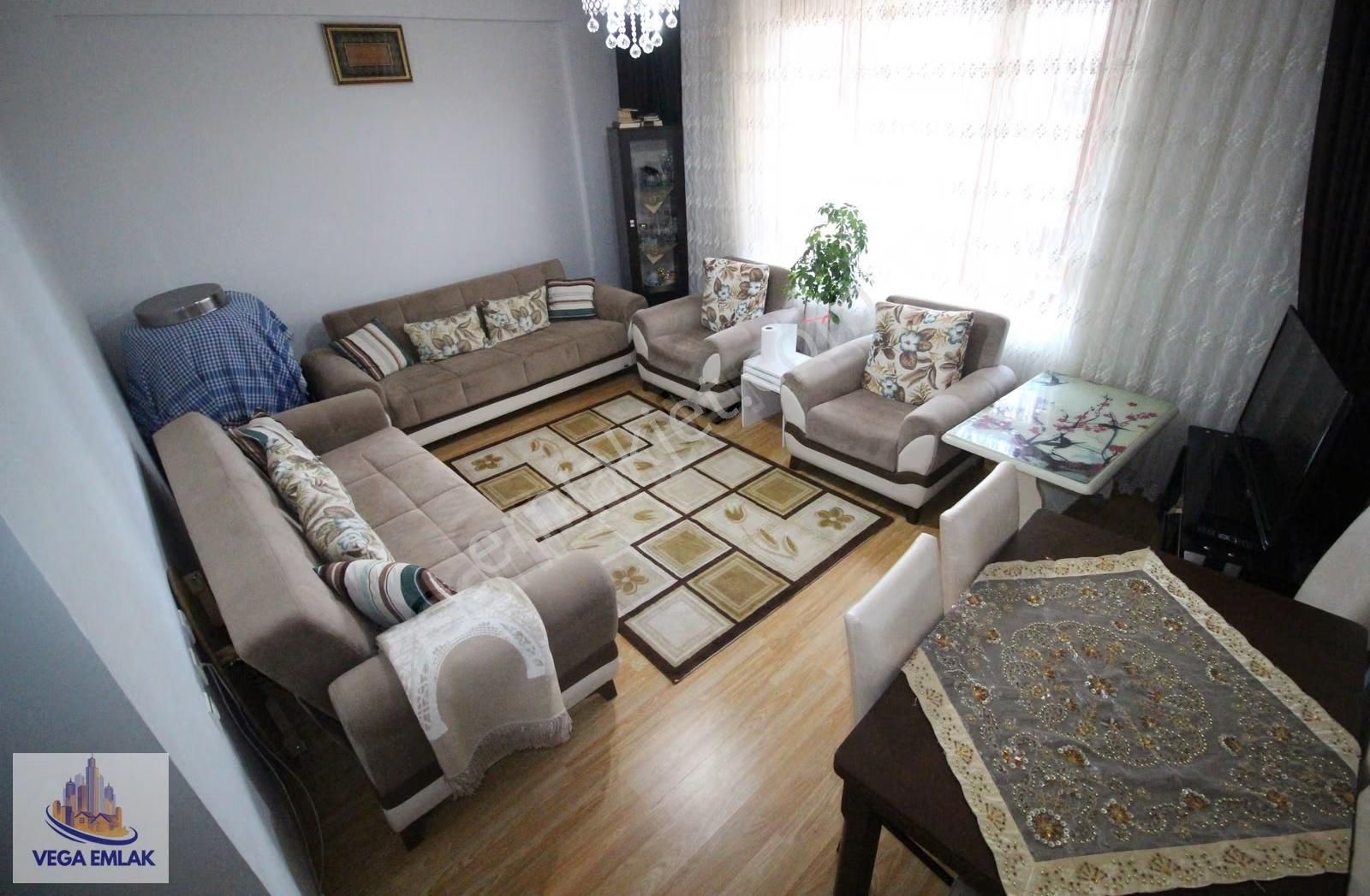 Vega Emlak'tan Altınpark Otobüs Son Durak Yakını 3+1 Daire - Görsel 9