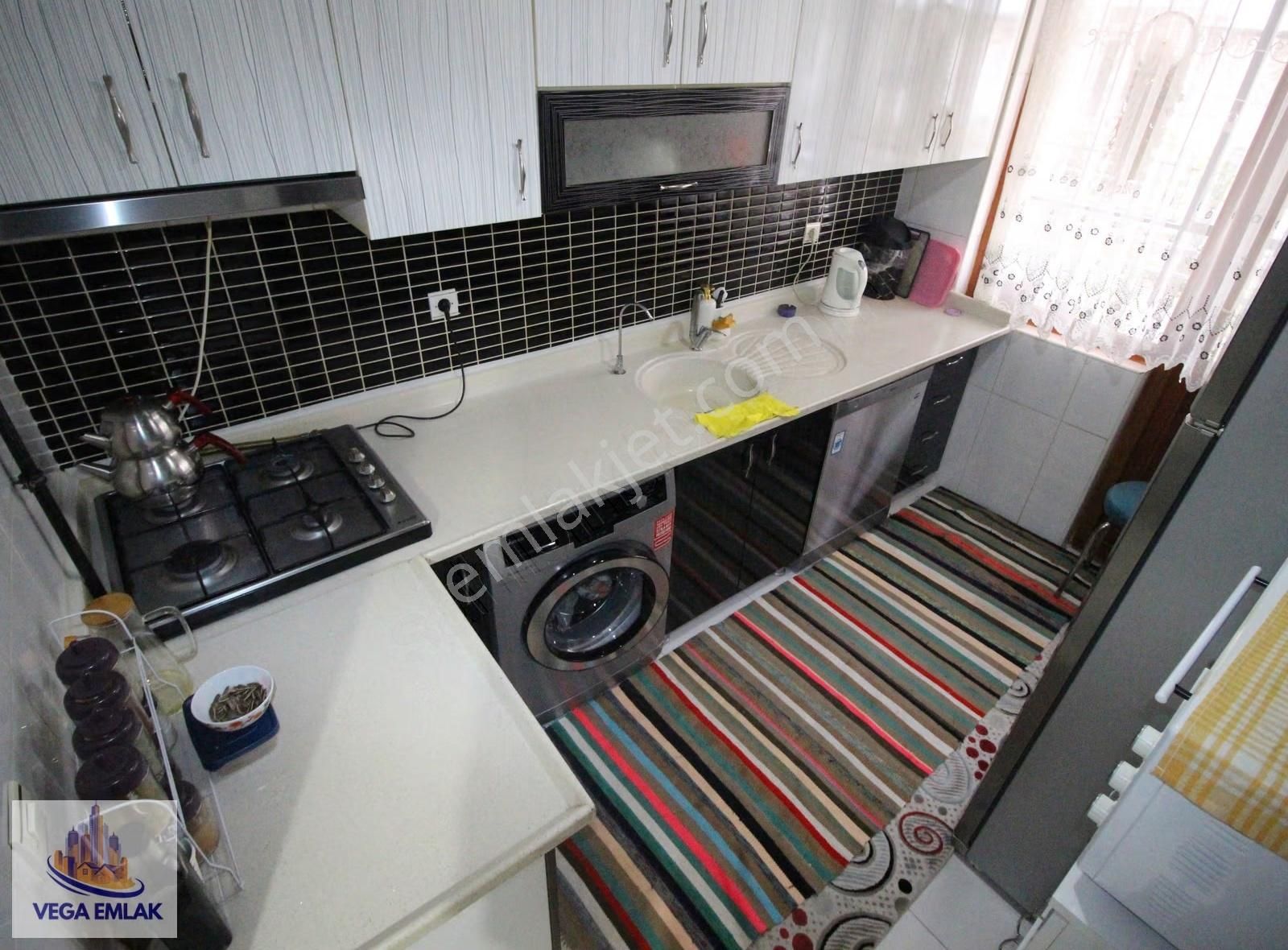 Vega Emlak'tan Altınpark Otobüs Son Durak Yakını 3+1 Daire - Görsel 14