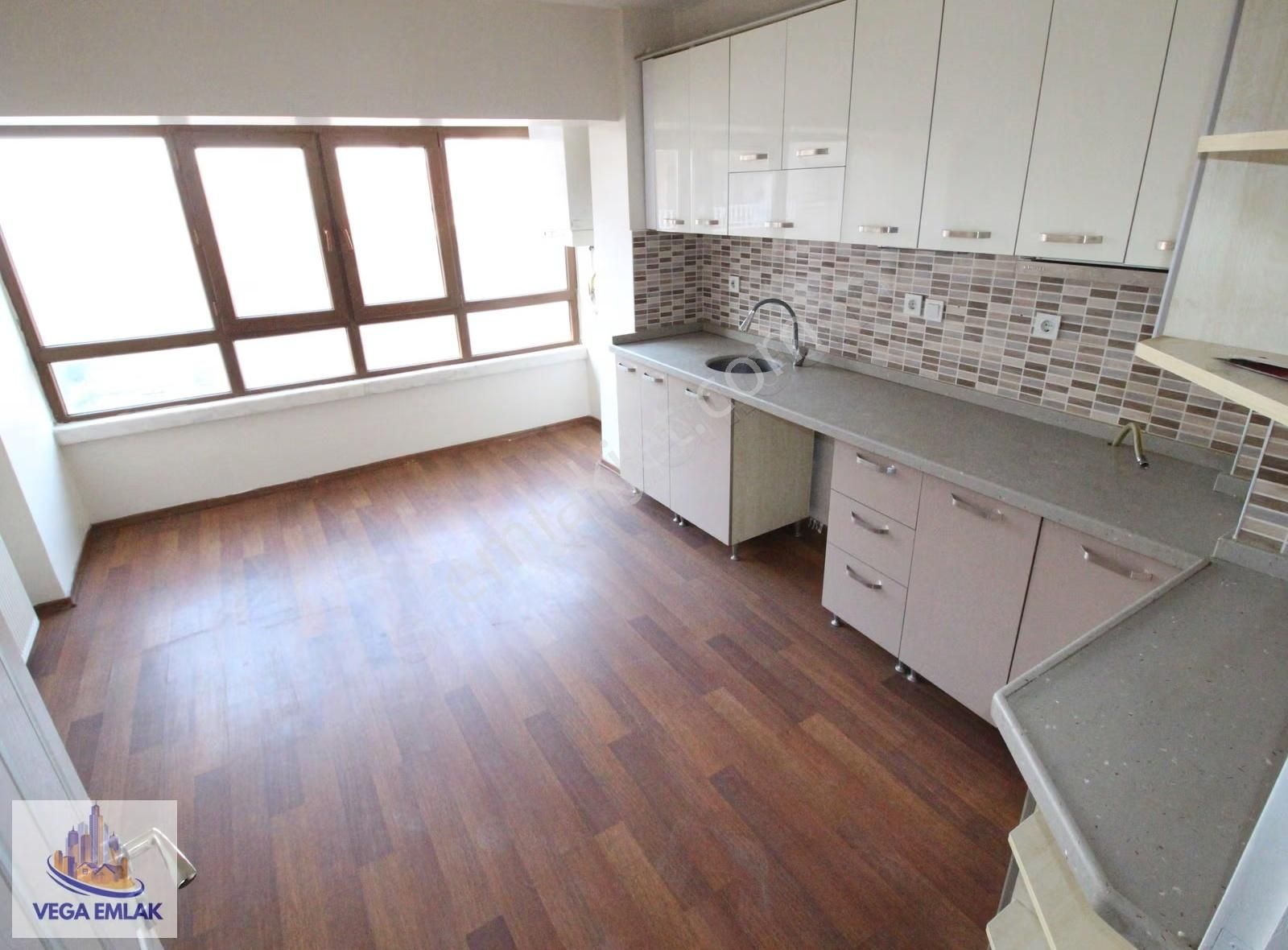 Vega Emlaktan A.v.m Protokol Yolu Cemre Parkı Yanı Kiralık Daire - Görsel 9