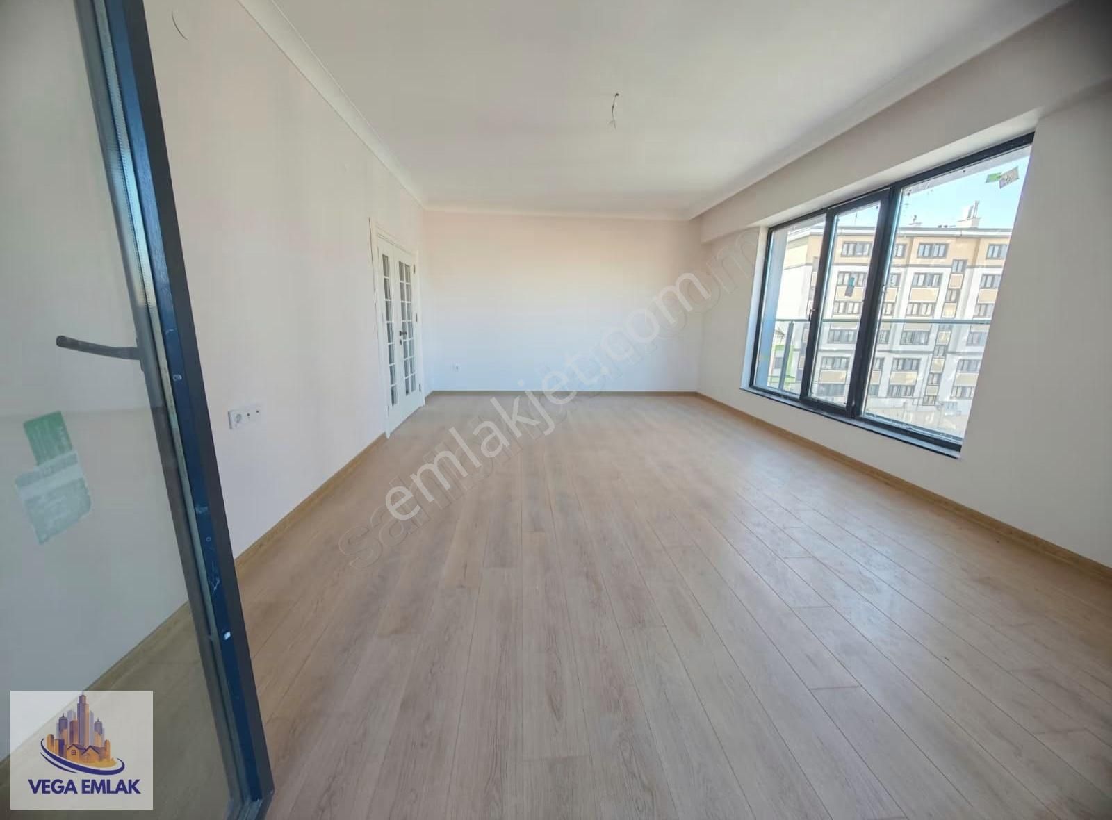 Vega Emlak'tan Vestra Protokolde Ön Cephe En Uygun Site Dairesi - Görsel 5