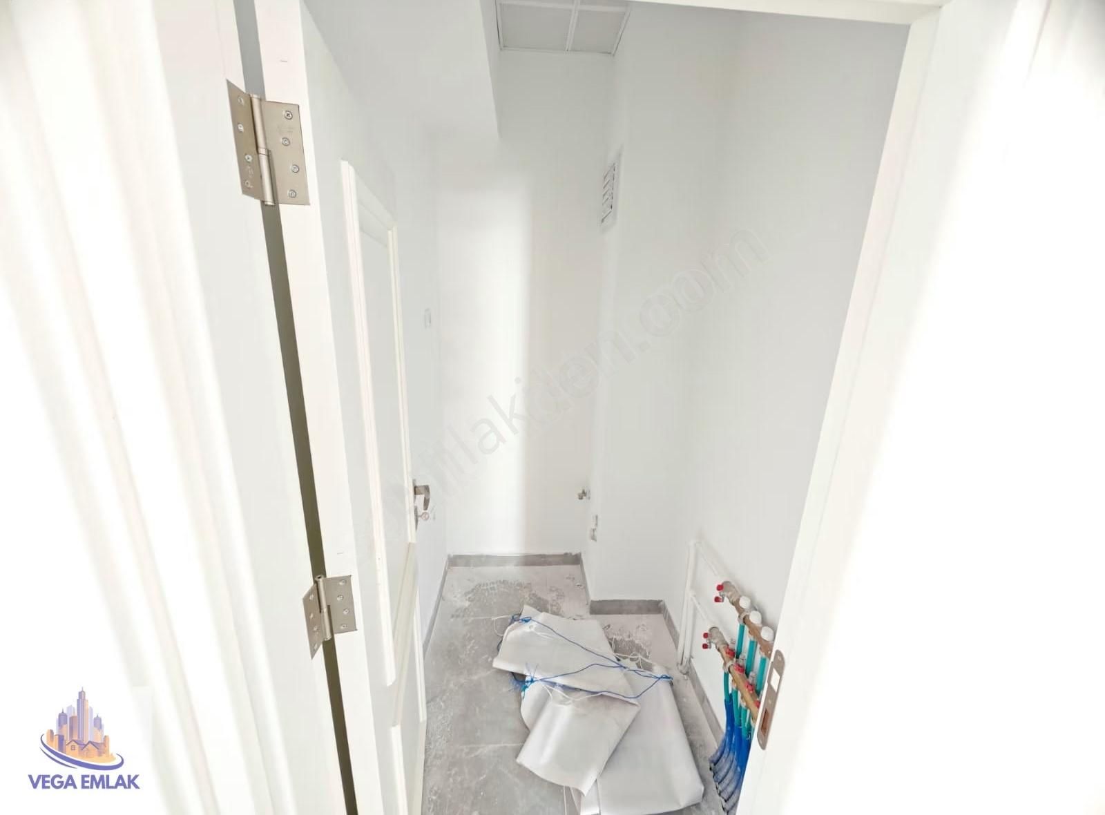 Vega Emlak'tan Vestra Protokolde Ön Cephe En Uygun Site Dairesi - Görsel 4