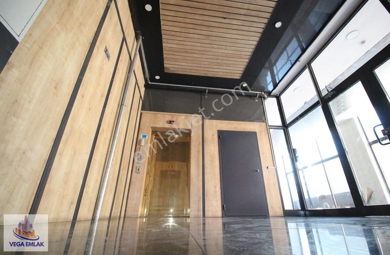 Vega Emlaktan Samsun Yolu Yakını Ana Cadde Üstü 4+1 Site Dairesi - Görsel 31