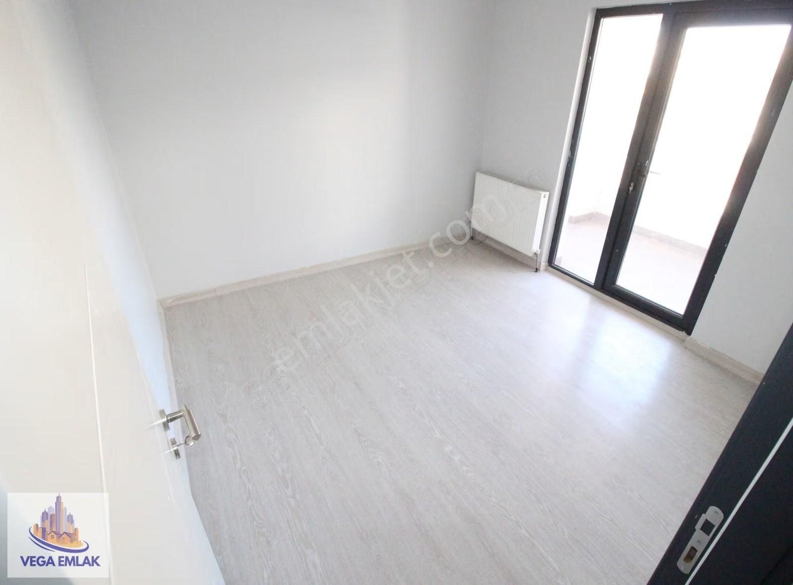 Vega Emlaktan Samsun Yolu Yakını Ana Cadde Üstü 4+1 Site Dairesi - Görsel 8