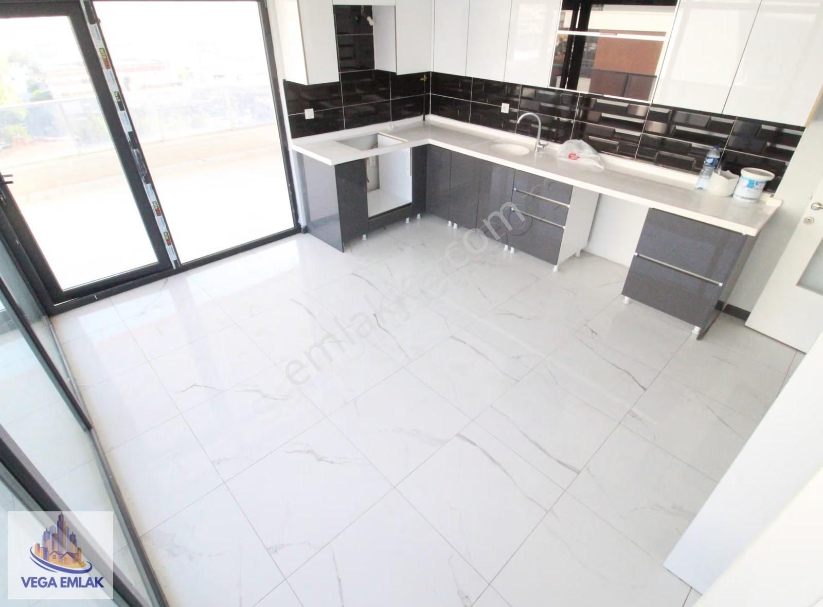 Vega Emlaktan Samsun Yolu Yakını Ana Cadde Üstü 4+1 Site Dairesi - Görsel 17