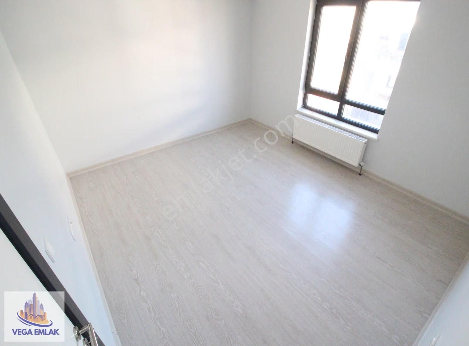 Vega Emlaktan Samsun Yolu Yakını Ana Cadde Üstü 4+1 Site Dairesi - Görsel 19