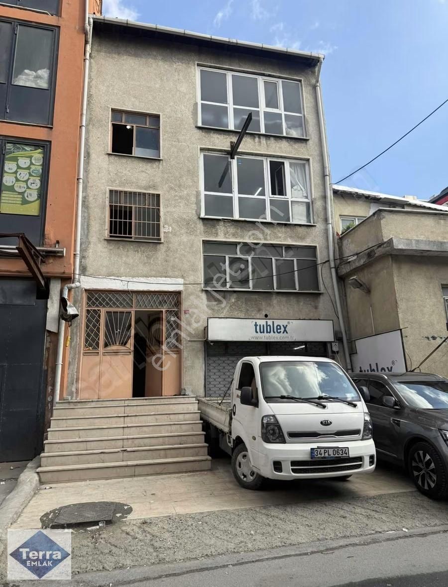 Eyyüp Topçular Çiftçi Ali Sokak 140 M2 Asma Katlı Kiralık İşyeri - Görsel 16