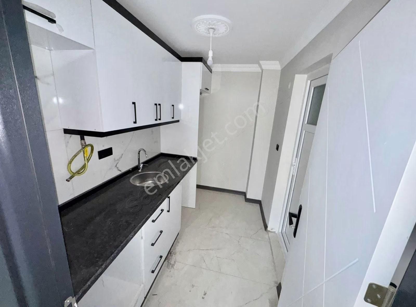 Buca İnönü De 2+0 Doğalgazlı Daire