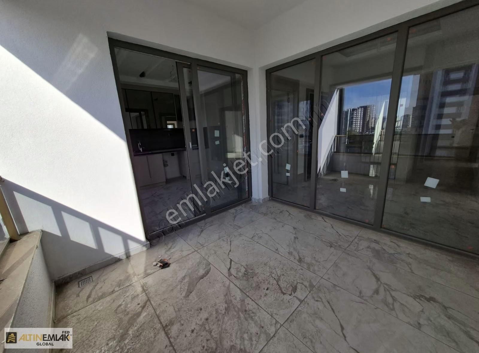 Zümrüt Mahallesi'nde Satılık Mükemmel Bir Daire - Görsel 35