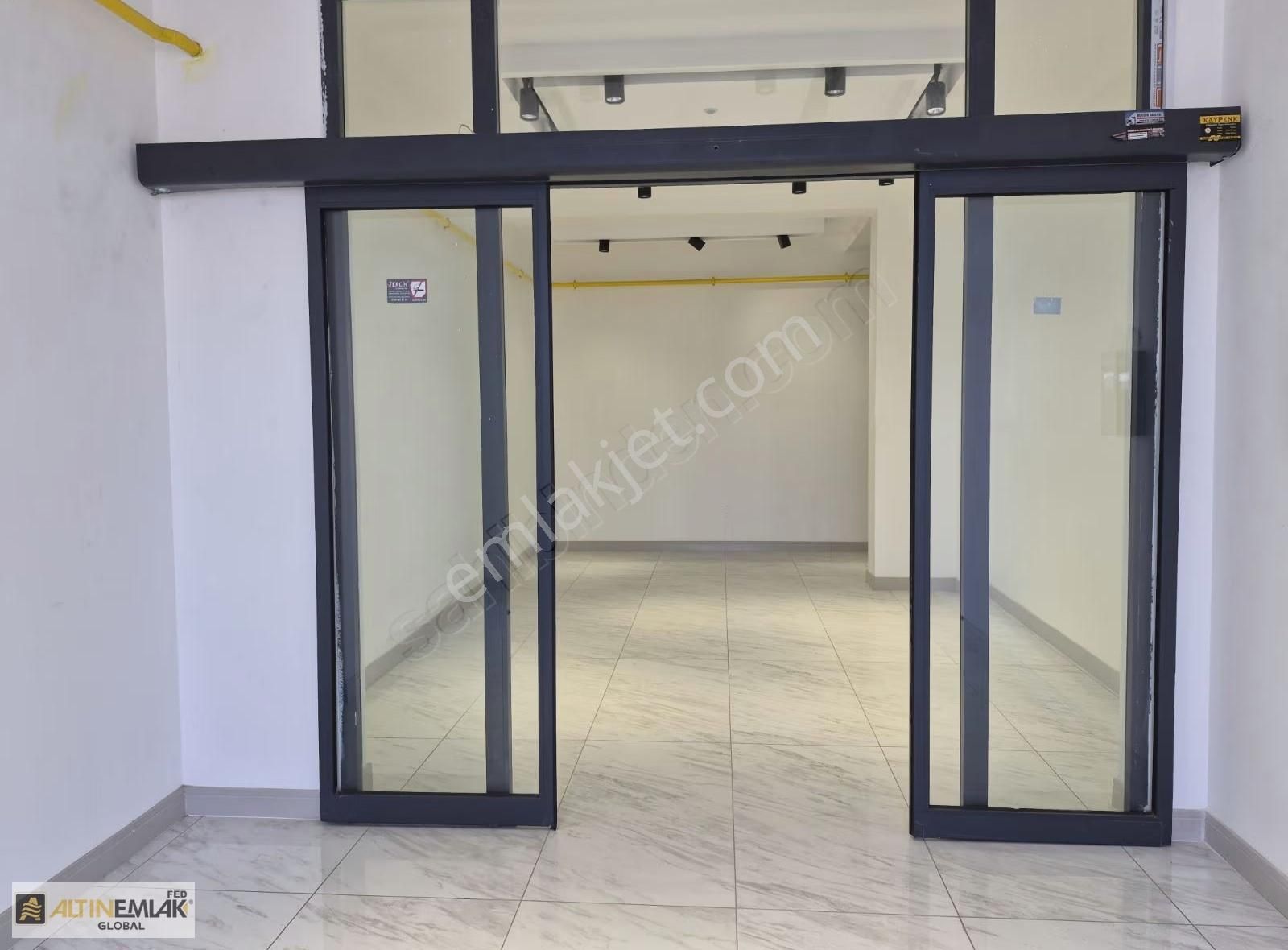 Zümrüt Mahallesi'nde Satılık Mükemmel Bir Daire - Görsel 37