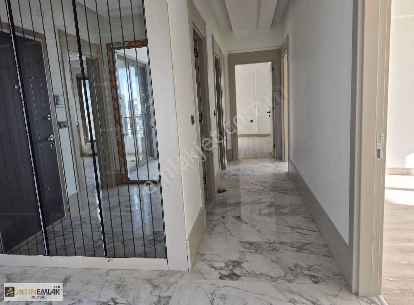 Zümrüt Mahallesi'nde Satılık Mükemmel Bir Daire - Görsel 36