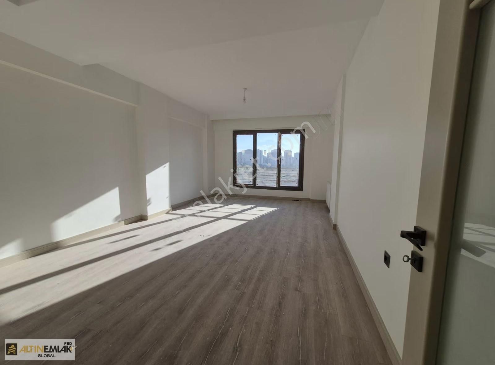 Zümrüt Mahallesi'nde Satılık Mükemmel Bir Daire - Görsel 33